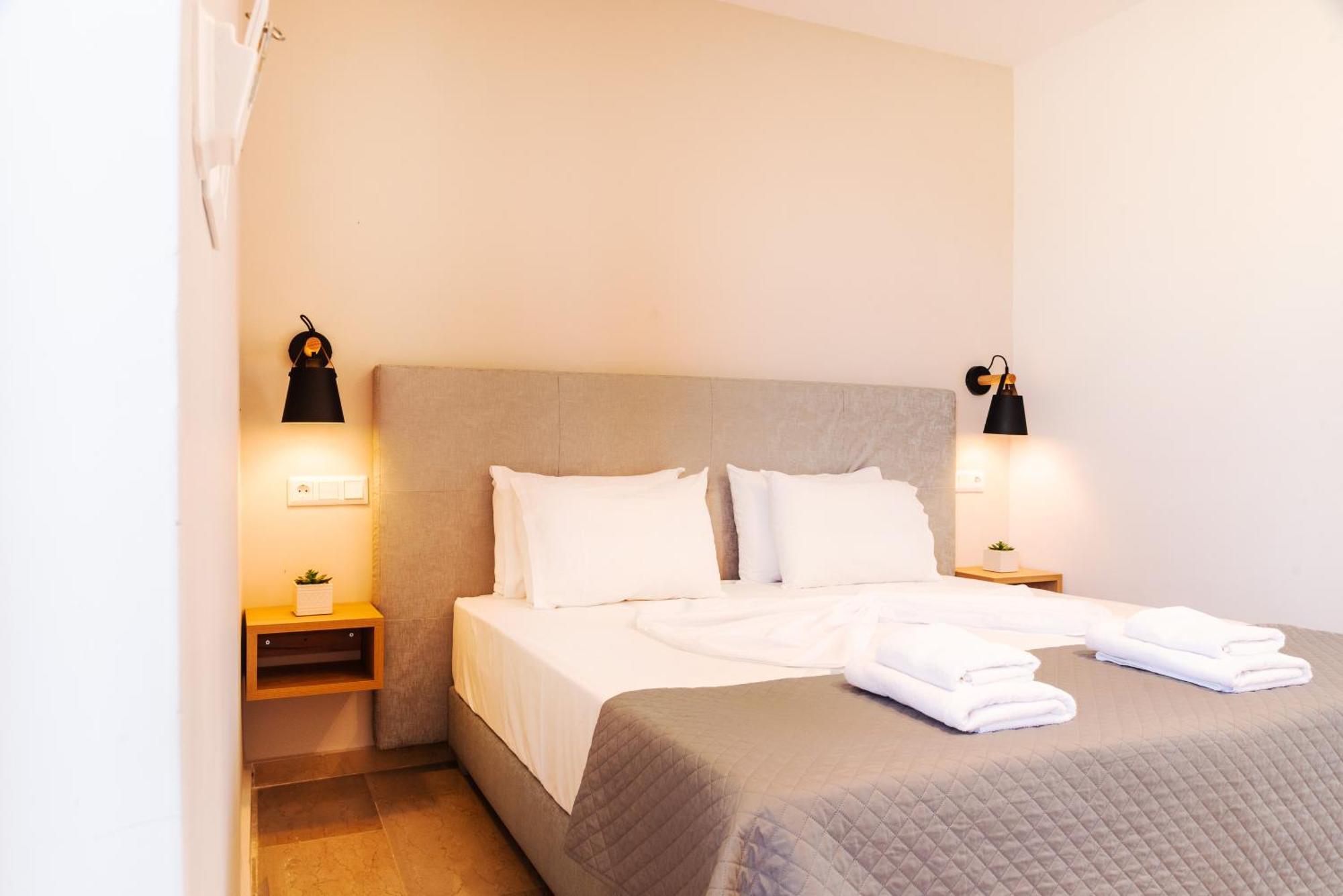 Melador Beachfront Apartments กาวอส ภายนอก รูปภาพ