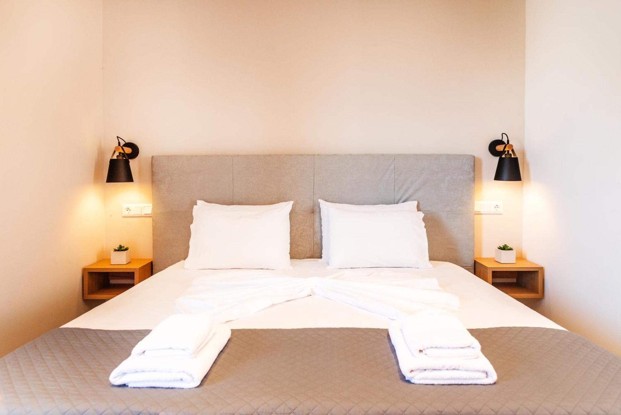 Melador Beachfront Apartments กาวอส ภายนอก รูปภาพ