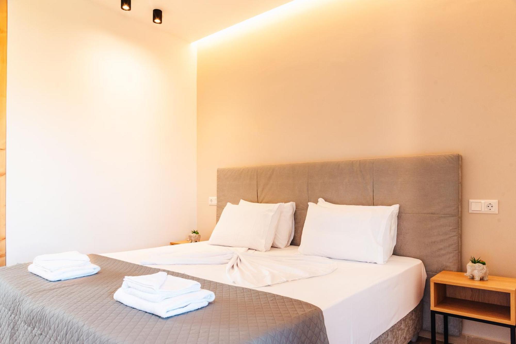 Melador Beachfront Apartments กาวอส ภายนอก รูปภาพ
